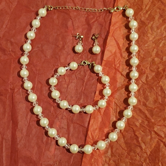 Avon Jewelry - 💞Avon gift set